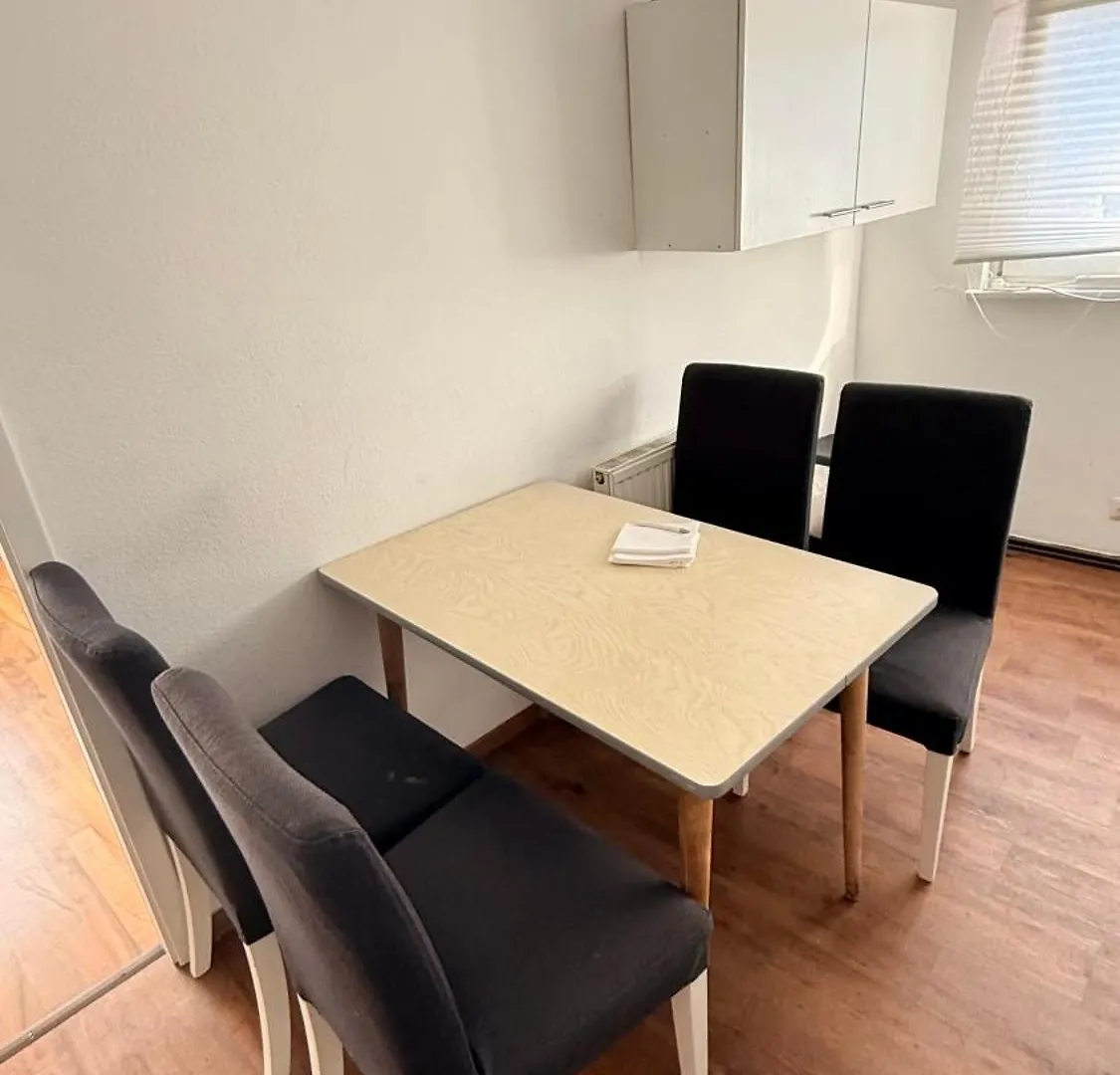 Ruhige 2 Zimmerwohnung-Wohnung Stuttgart Tyskland